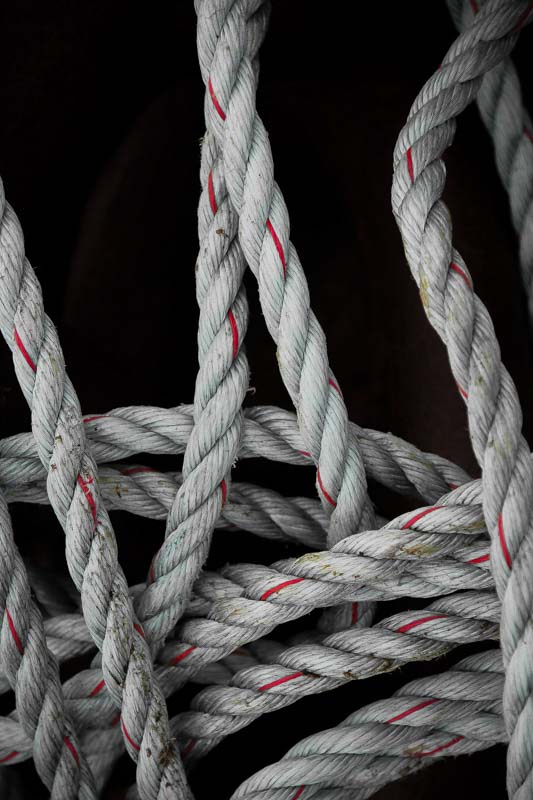 Å finne den røde tråden #1 | Veggbilder | Fotokunst til salgs | Kunstfoto | Kunst | Foto | Bilde